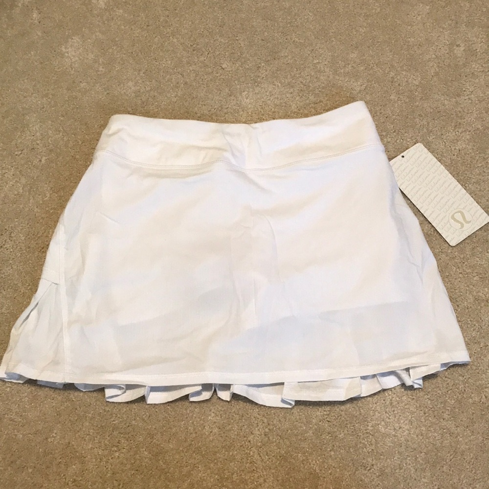 Lululemon white tennis skirt / skort ruffle